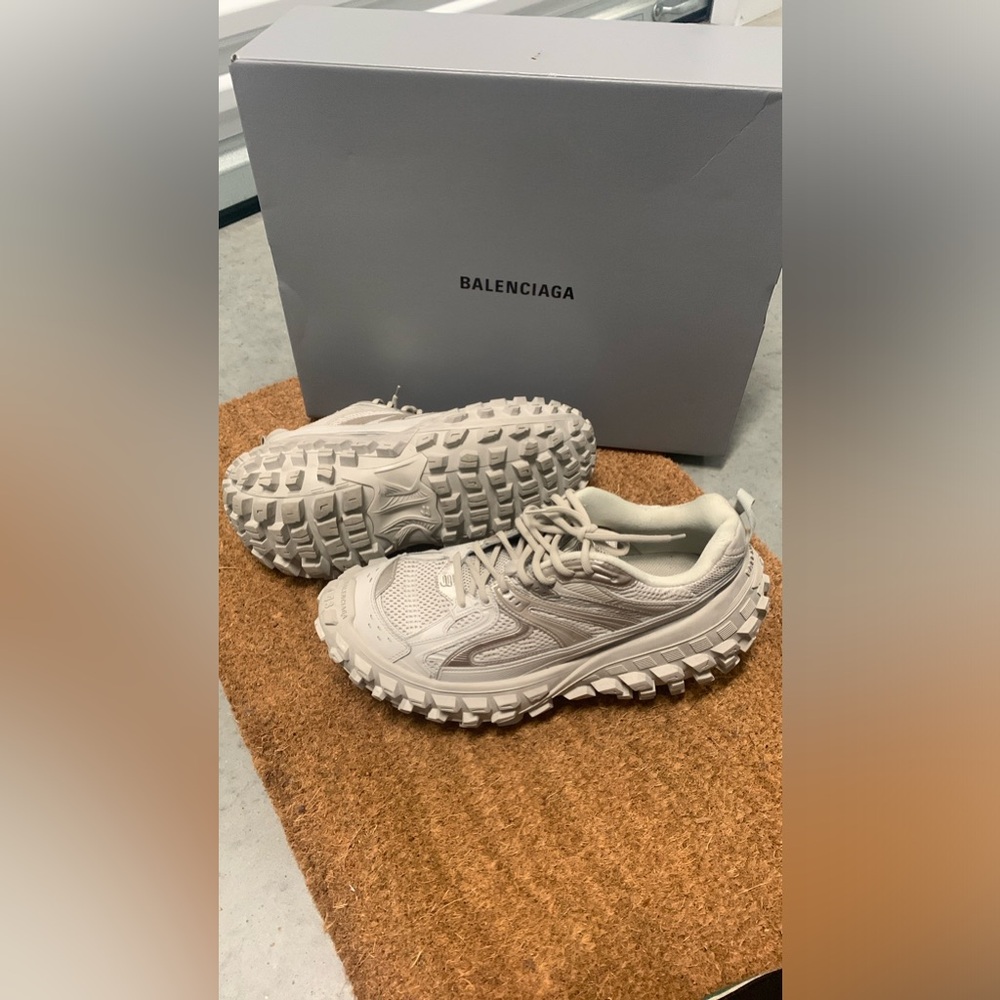 Balenciaga Defenders - Picture 8 of 12